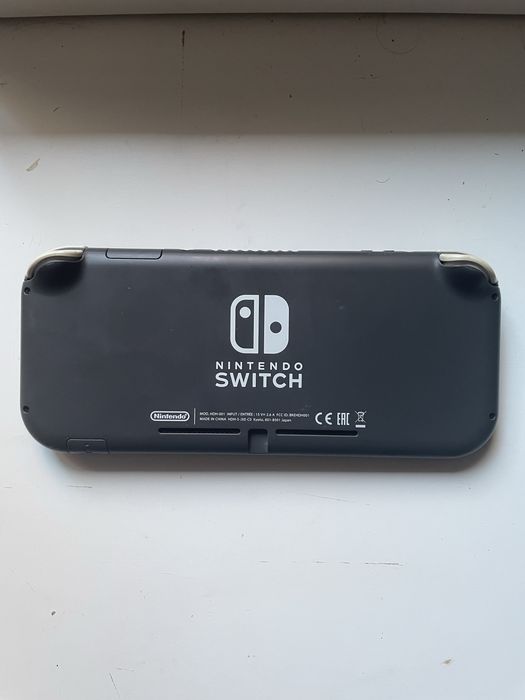 Nintendo Switch Lite como nova