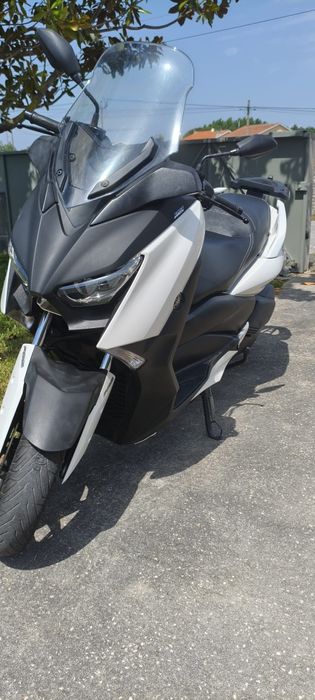 Yamaha X-Max 300