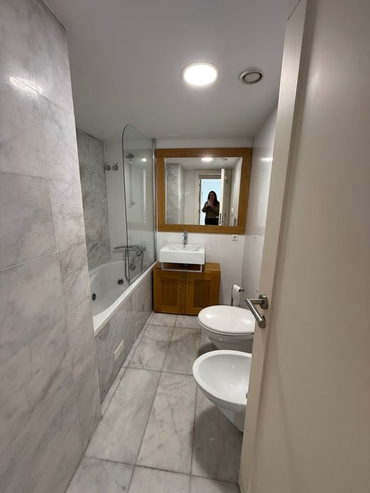 Arrendo T1 mobilado com garagem e piscina Av Eng Duarte Pacheco