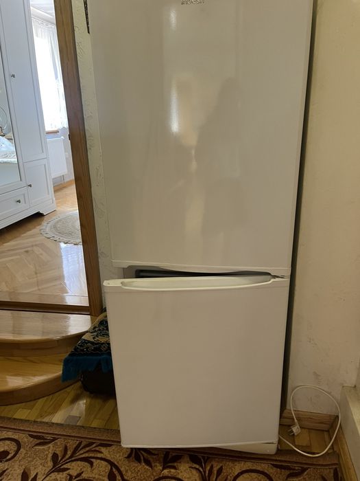 Продаж холодильника,б/у в робочому стані.Івано-Франк. обл.с.Оболоня...