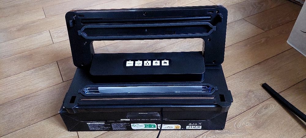 Новий вакууматор Silver Crest + 3 рулони плівки