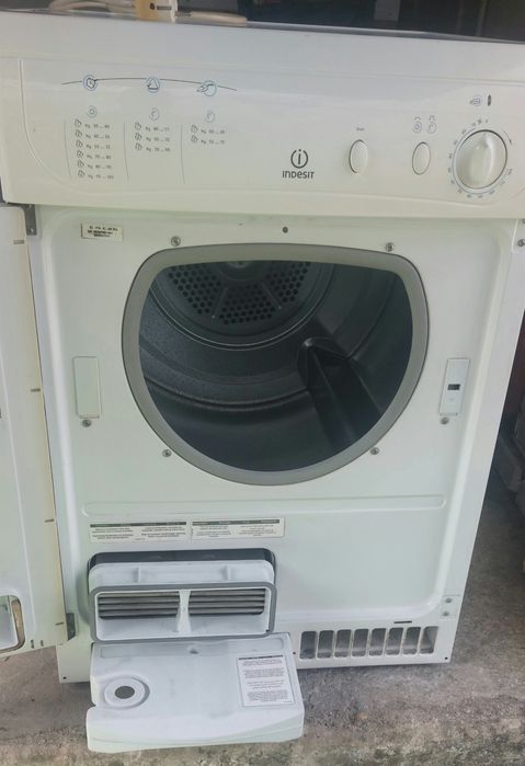 Máquina de secar roupa Indesit