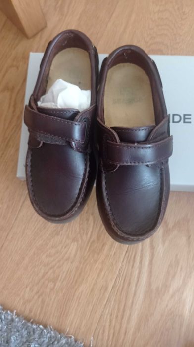 Sapatos de vela para menino