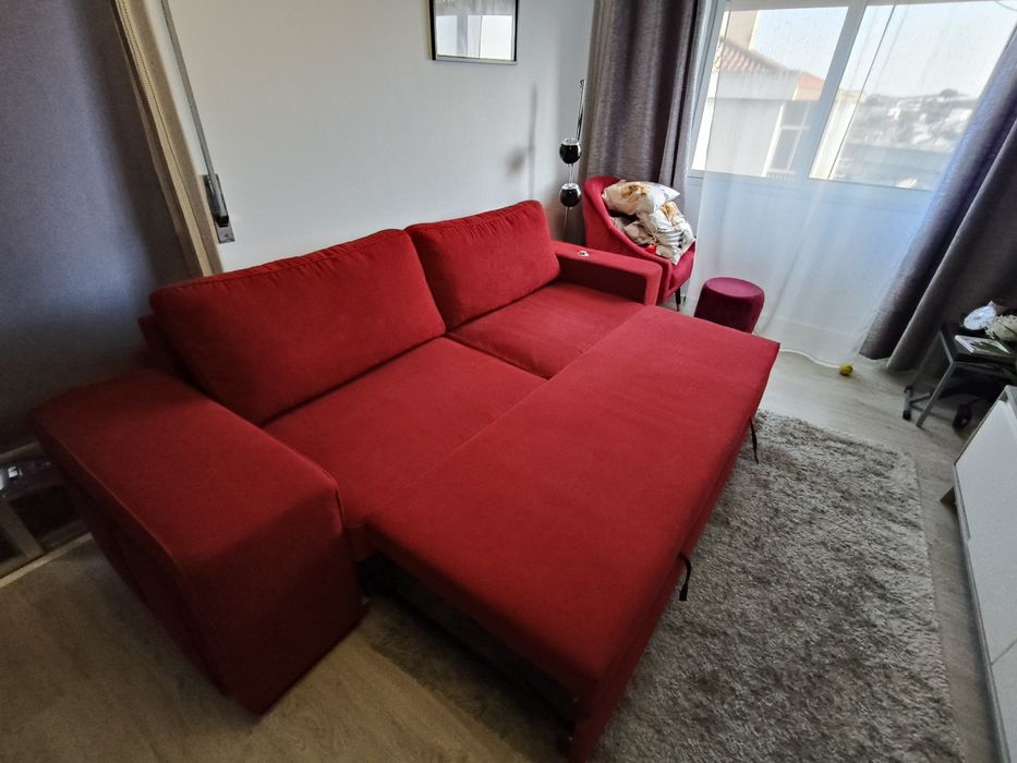 Sofa cama Bordeaux como nova da Conforama