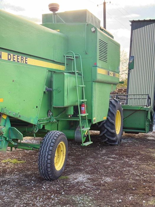 Комбайн John Deere 1052
