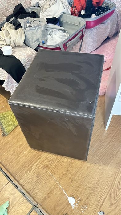 Comoda  castanha escura