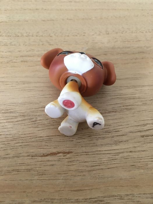 LPS piesek bokser