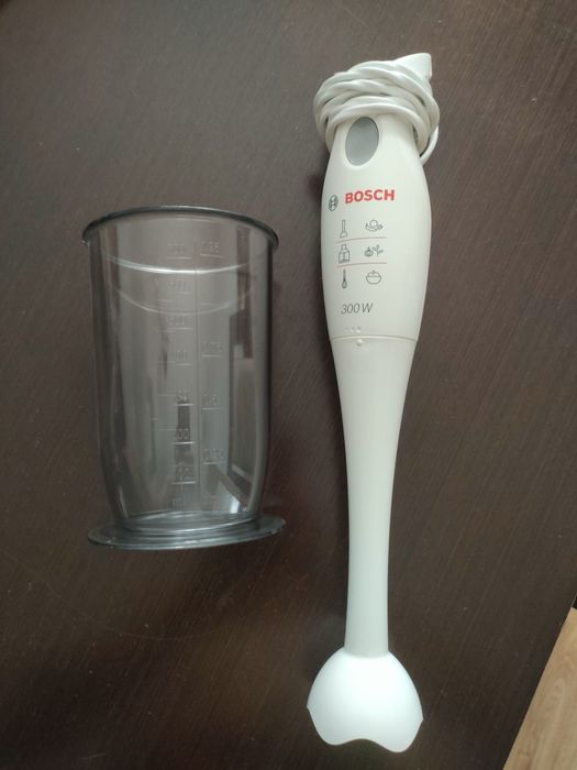 Blender Bosch 300W z pojemnikiem.