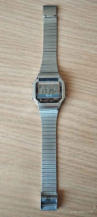 Часы электронные DL 80-х годов