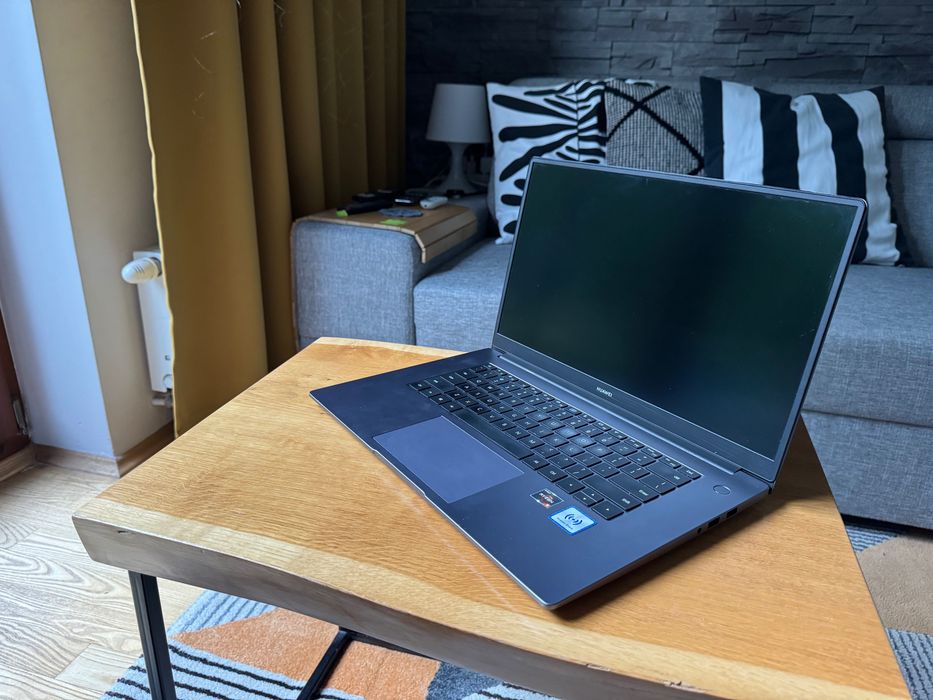Laptop Huawei MateBook D 15  Ryzen 5  8GB RAM Dysk 256GB SSD Win 10