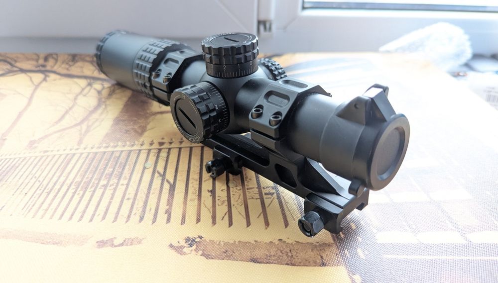 Оптичний приціл загінник 1-5х24 з підсвіткою + кріплення Geissele