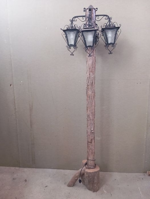 Candeeiro de pé unico