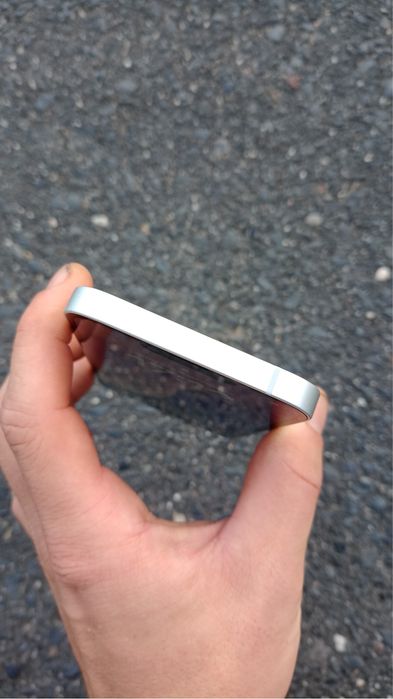 Sprzedam iphone 16e