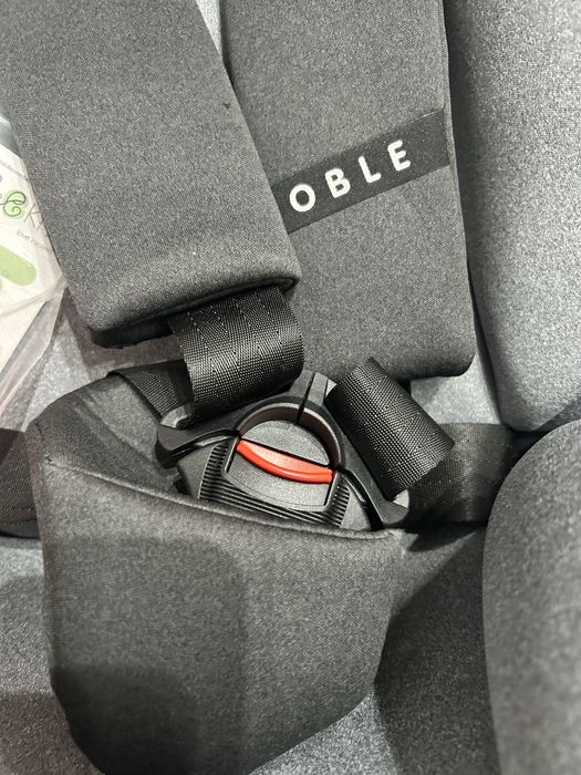 Fotelik samochodowy FableKids Isofix- defekt powystawowy