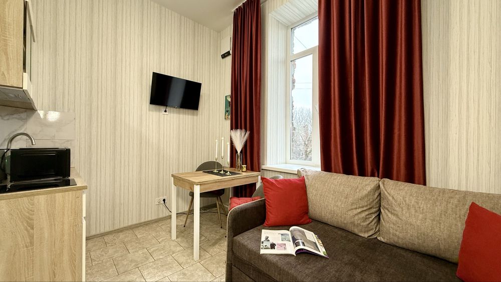 Студія подобово біля набережної/ метро Левада