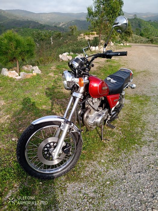 Suzuki GN 250 Praticamente NOVA, apenas 3180kl .