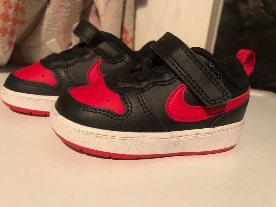 Buty sportowe dla chłopca firmy „Nike”, rozmiar 21, stan bardzo dobry
