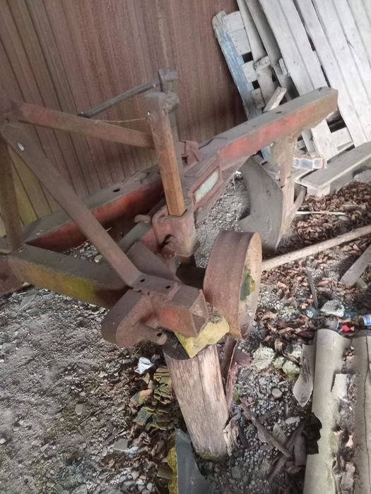 Плуг сільсько господарський