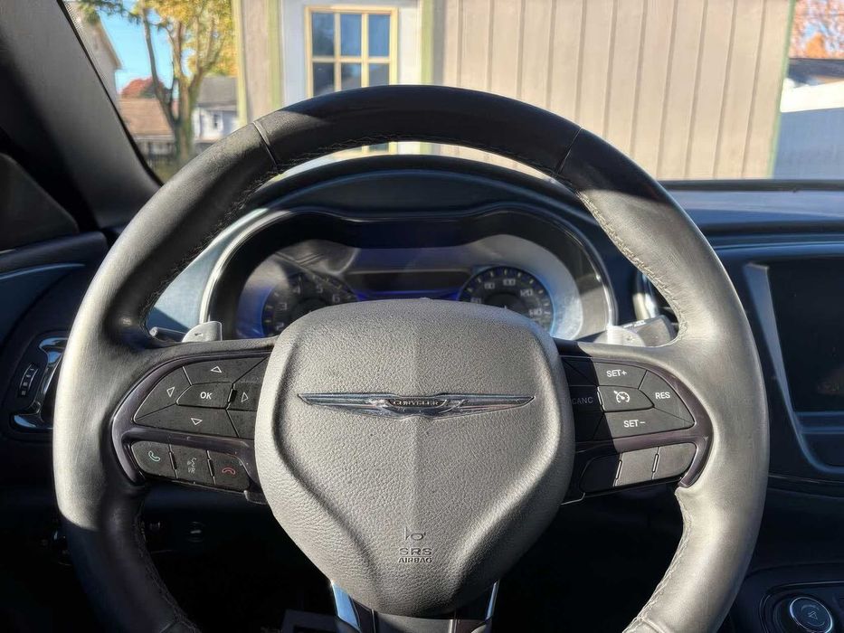 Chrysler 200 S      2015