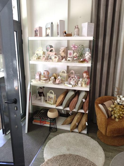 Móvel expositor lateral vidro