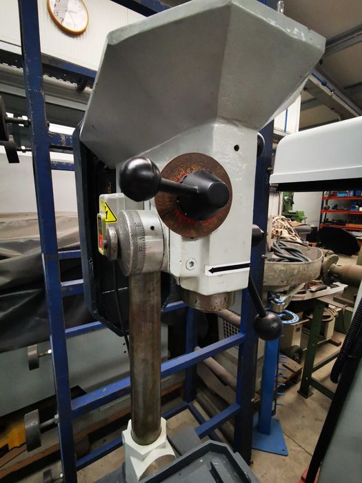 Engenho de Furar de meia coluna