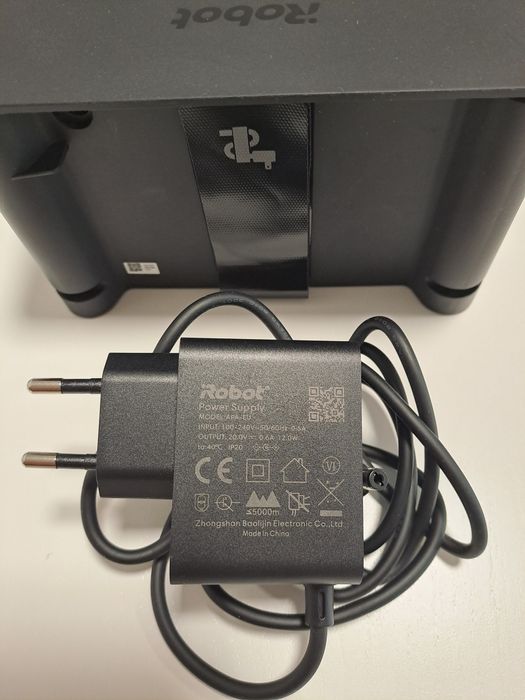 Aspirador Robô IROBOT Roomba Combo Essential Preto