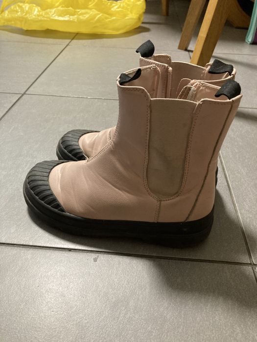 Дитячі черевики на дівчинку