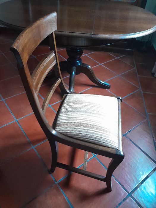 Mesa de sala de jantar e 6 cadeiras