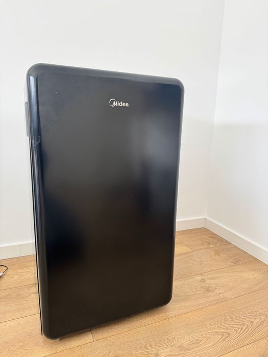 Mini Frigorífico Midea 93L com congelador – Como novo