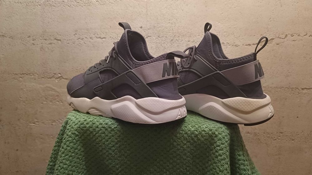 Męskie sneakersy NIKE AIR HUARACHE RUN ULTRA r.42,5 stan bardzo dobry