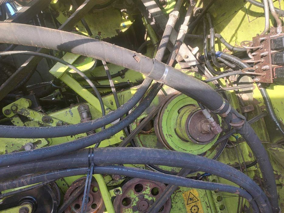 Комбайн Claas Mega 208