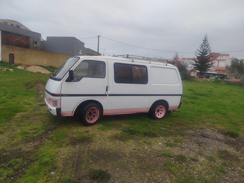 Isuzu midi a gasóleo
