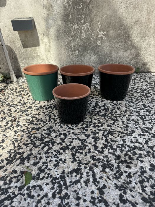 Vasos de loica e de pastico exterior/ interior