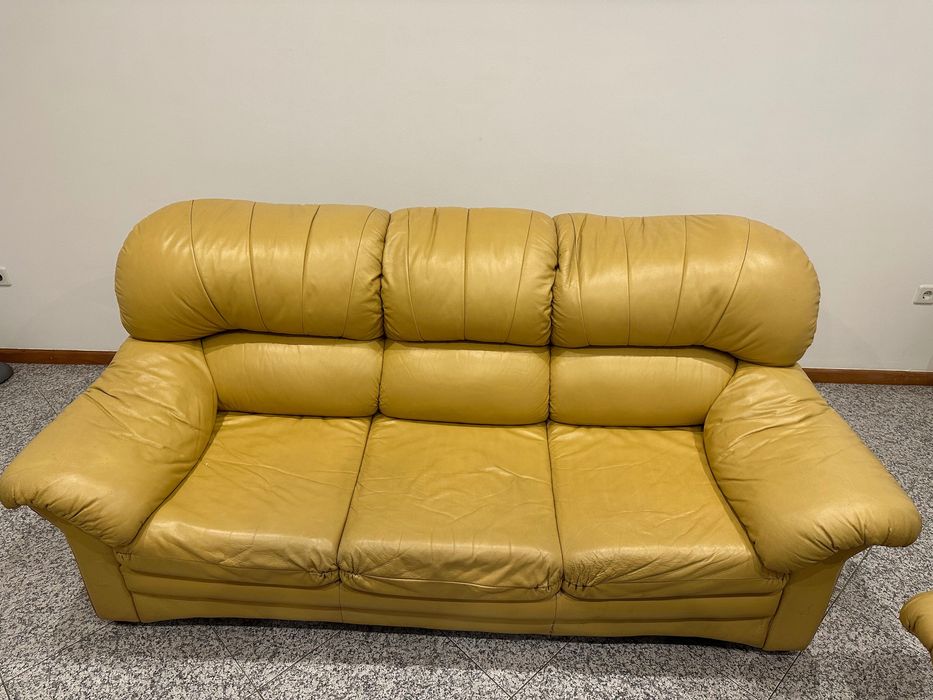 Conjunto Sofás em Pele Esmoriz • OLX Portugal