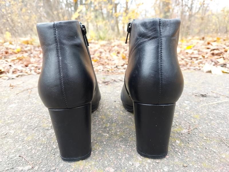 Ботильйоны ботинки с замком на устойчивом каблуке clarks кожа