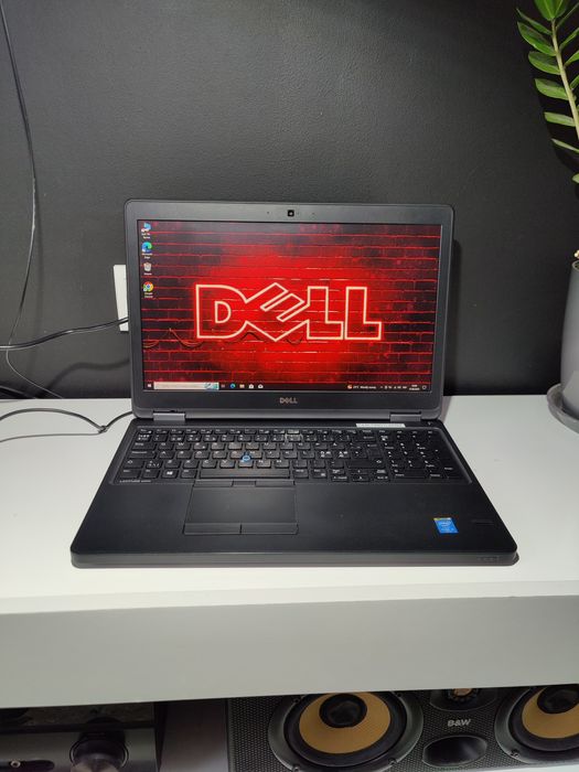 Ноутбук 15.6 dell latitude E5550 / i5/8 ГБ/SSD 128/full HD IPS