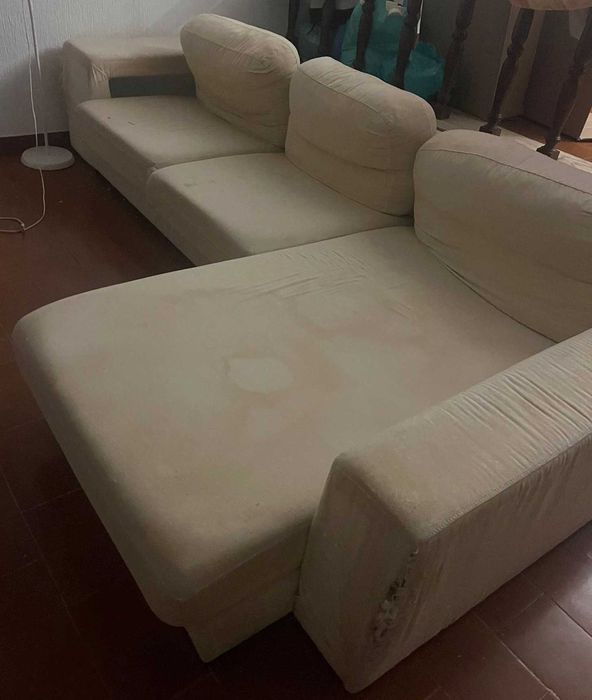 Sofá grande com chaise longue + 2 pufes – para estufamento
