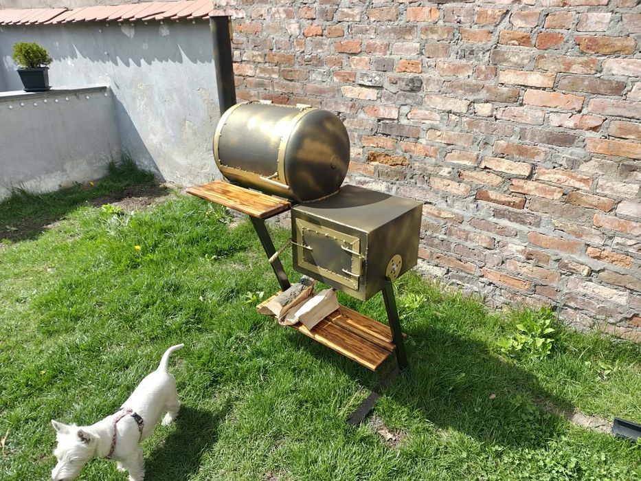 Grill smoker bbq własnej roboty loft Solidny.