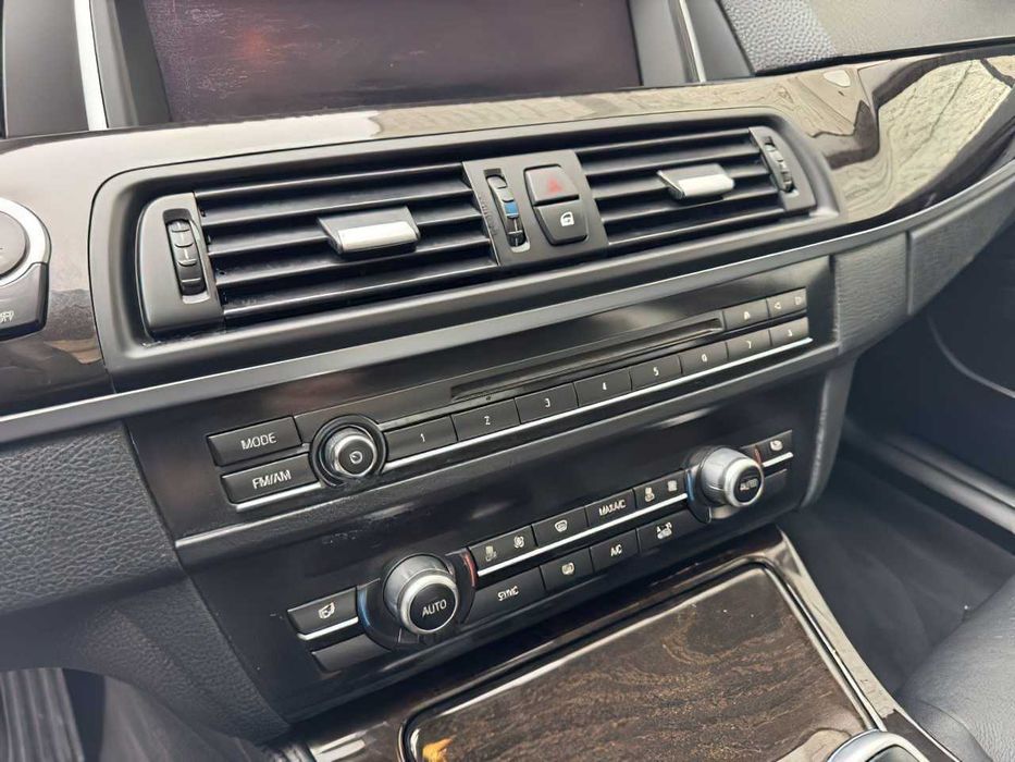 BMW 5 Series      2016