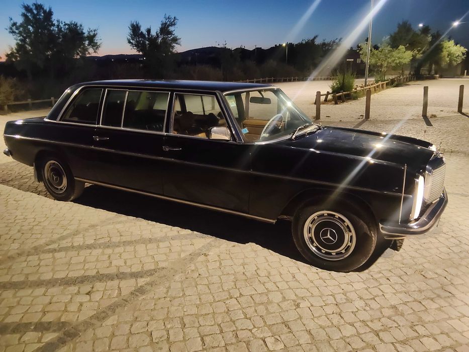 Mercedes limusine