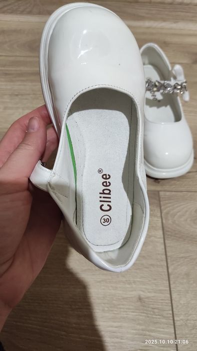 Туфлі дитячі білі