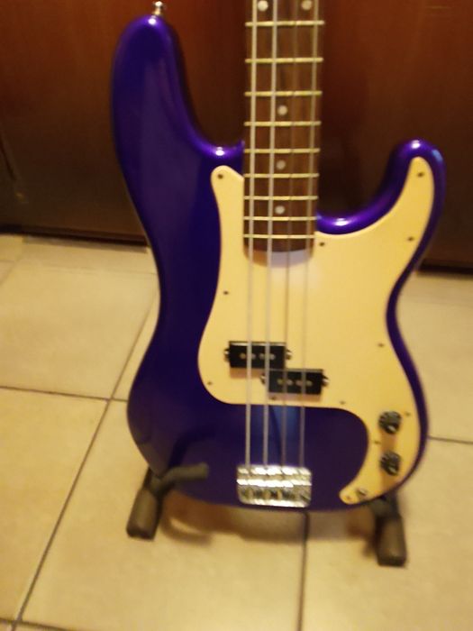 Gitara basowa Squier