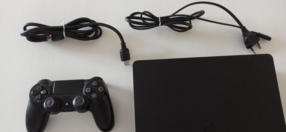 PlayStation 4 1T