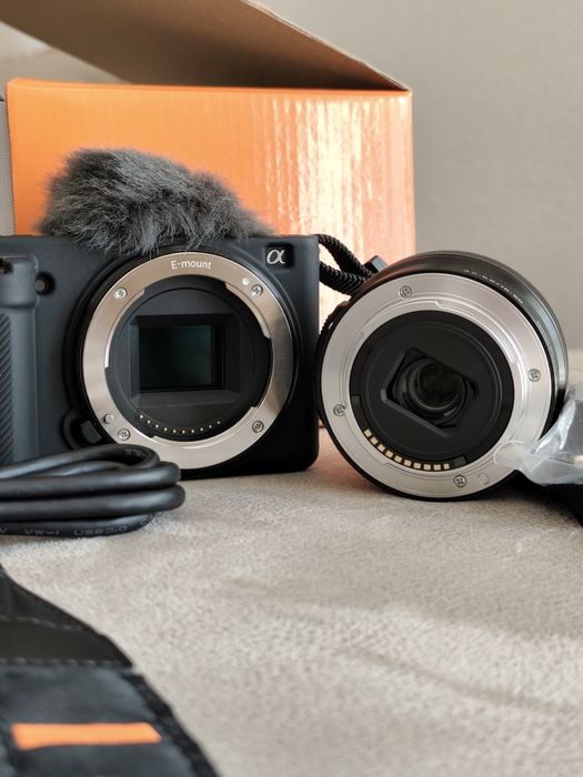 Sony zv-E10+ e 16-50mm OSS