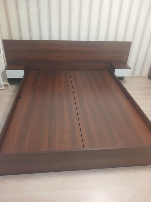 Спальне ліжко з нішами 160×200, з умбочки 235 ширина