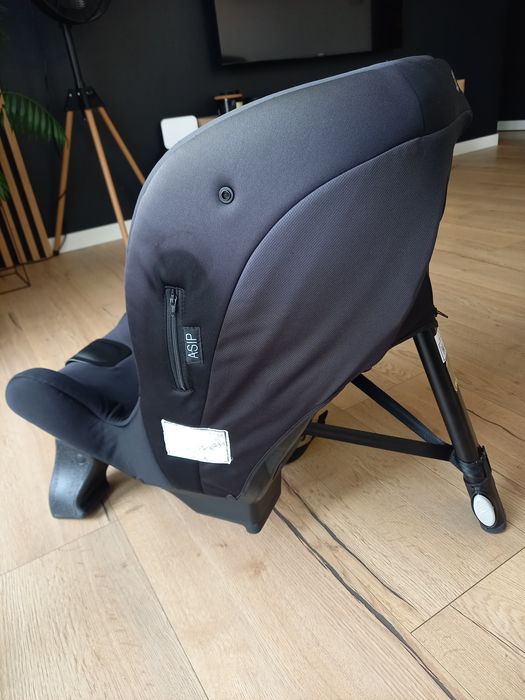 Axkid Move | GRATISY! | Fotelik samochodowy 9-25kg | Czarny