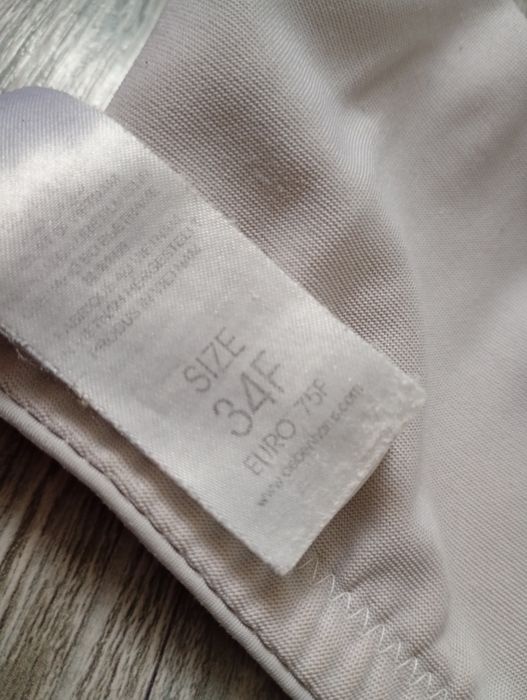 Biustonosz z koronkowym wykończeniem lace 75F Debenhams