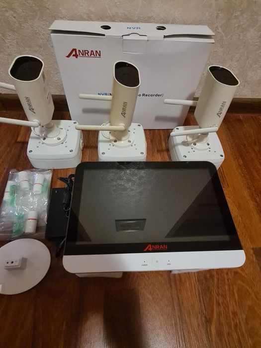 Комплект Wi-fi відеоналяду ANRAN 3 камери ЗМР+5МР,13 дюймів монітор.
