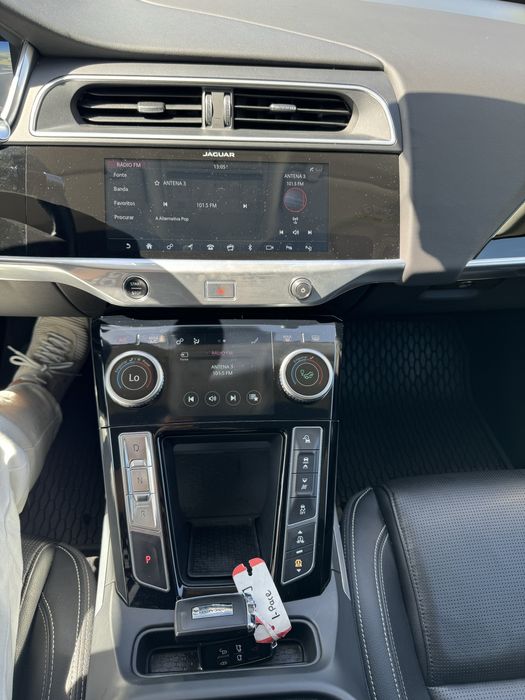 Jaguar I-Pace EV400 R-Dynamic HSE. Full extras