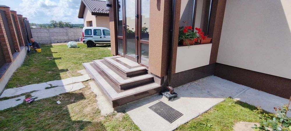 Гранітні вироби сходи, підвіконня, накривки, стільниці, плитка, кришки